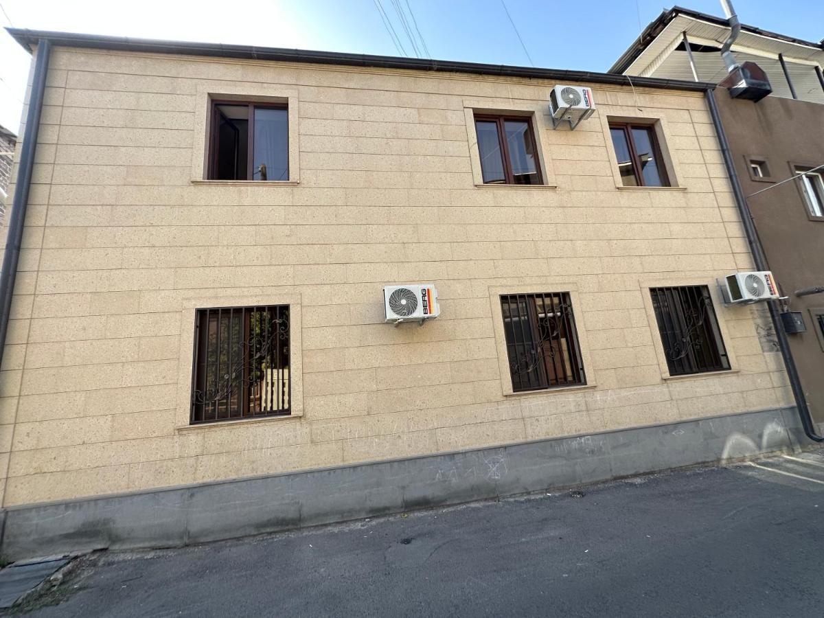 Favorit Hotel-Hostel Erivan Exterior foto